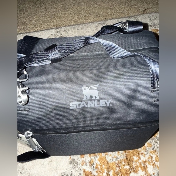 Stanley Cooler Bag 7.2QT Compact Leakproof Black 10 Cans/7.2qt Julienne Mini NEW - Picture 6 of 9